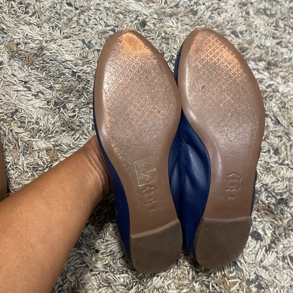 Tory Burch Deep Blue Flats with Gold Accent sz 9 great condition - Picture 7 of 11